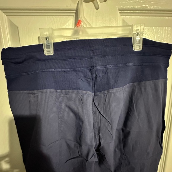 Lululemon dance studio pants 👖 - Picture 3 of 7